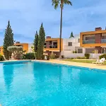 Vista Piscina شقة جويا