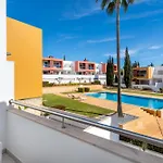 Vista Piscina شقة