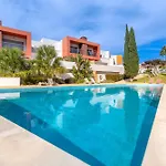 Vista Piscina شقة