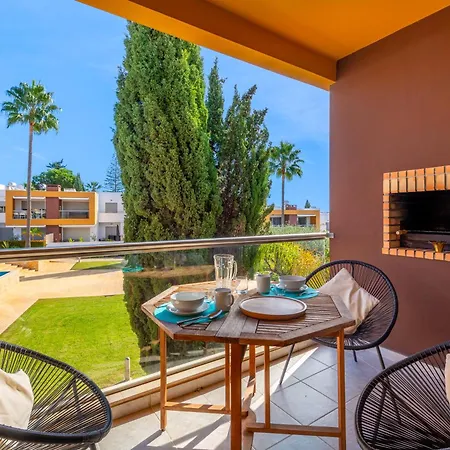 Vista Piscina Apartamento Guia (Faro)