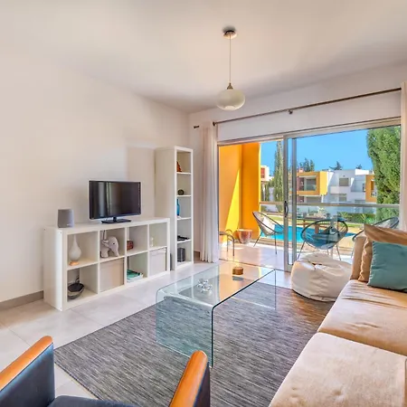 Vista Piscina Apartamento *