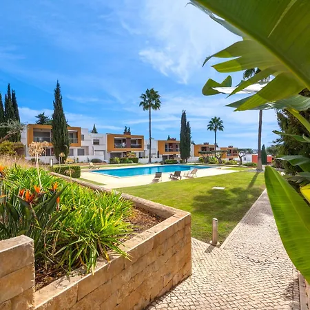 Vista Piscina Apartamento Guia (Faro)