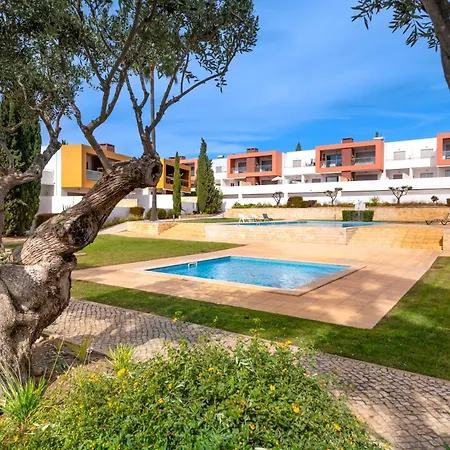 Vista Piscina Apartamento *