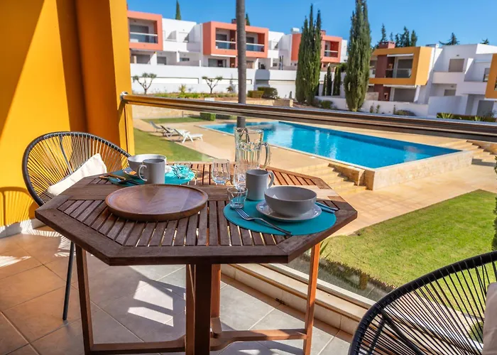 Vista Piscina * جويا