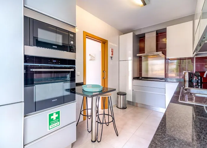 Vista Piscina شقة