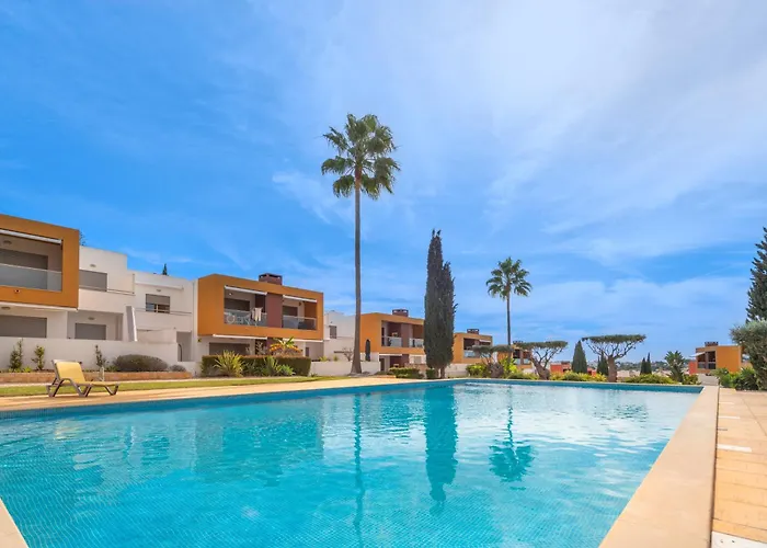 Vista Piscina شقة