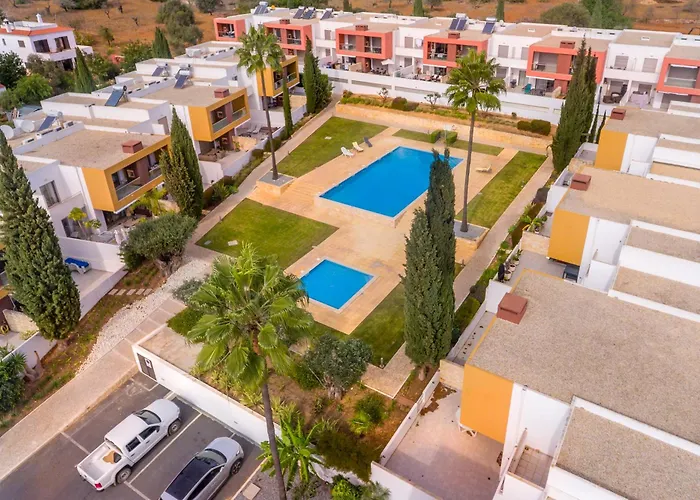 Vista Piscina * جويا