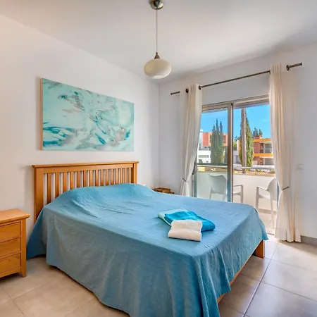 Vista Piscina * Guia (Faro)